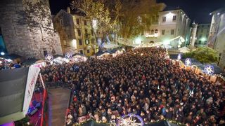 Advent u Zadru: Neponovljivi Neno Belan ponovo oduševio Zadrane. Foto: Dino Stanin/PIXSELL Advent u Zadru: Neponovljivi Neno Belan ponovo oduševio Zadrane. Foto: Dino Stanin/PIXSELL