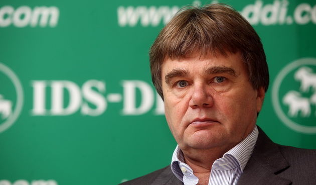 Pula,161212.
IDS je odrzao konferenciju za novinare povodom pada kreditnog rejtinga na kojemu su njegovi celnici Ivan Jakovcic, Boris Miletic i ministar turizma Veljko Ostojic pozvali na novo zajednistvo u koaliciji. 
Na fotografiji: Ivan Jakovcic.
Foto: