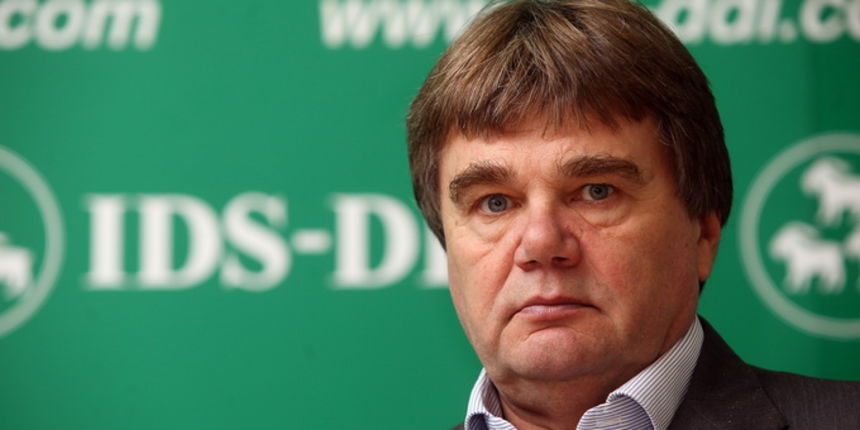 Pula,161212.
IDS je odrzao konferenciju za novinare povodom pada kreditnog rejtinga na kojemu su njegovi celnici Ivan Jakovcic, Boris Miletic i ministar turizma Veljko Ostojic pozvali na novo zajednistvo u koaliciji.
Na fotografiji: Ivan Jakovcic.
Foto: Pula,161212.
IDS je odrzao konferenciju za novinare povodom pada kreditnog rejtinga na kojemu su njegovi celnici Ivan Jakovcic, Boris Miletic i ministar turizma Veljko Ostojic pozvali na novo zajednistvo u koaliciji.
Na fotografiji: Ivan Jakovcic.
Foto: