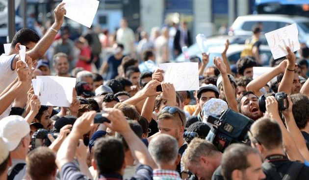 Izbjeglice i imigranti na željezničkom kolodvoru Keleti ulicama Budimpešte, Photo: Marko Jurinec/PIXSELL