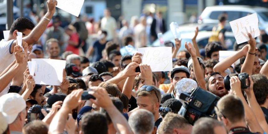 Izbjeglice i imigranti na željezničkom kolodvoru Keleti ulicama Budimpešte, Photo: Marko Jurinec/PIXSELL Izbjeglice i imigranti na željezničkom kolodvoru Keleti ulicama Budimpešte, Photo: Marko Jurinec/PIXSELL
