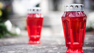 Gradsko groblje uoči blagdana Svih svetih (foto:Saša Čuka) Gradsko groblje uoči blagdana Svih svetih (foto:Saša Čuka)