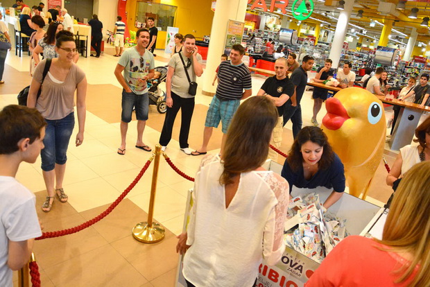 Supernova: Nogometno ludilo i izvlačenje dobitnika automobila Audi A1 Supernova: Nogometno ludilo i izvlačenje dobitnika automobila Audi A1