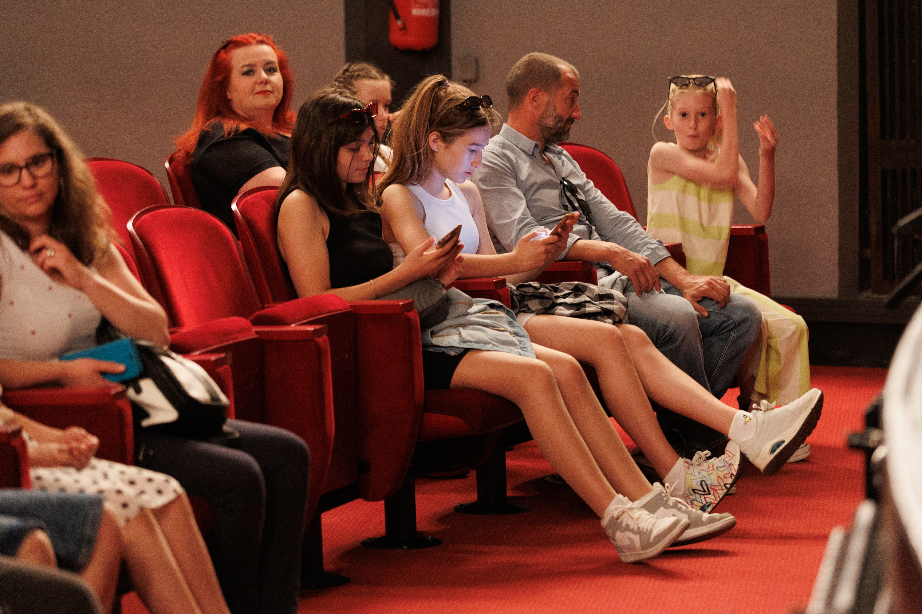 Igrajmo se: Zabranjeno mlađima od 15 strana A