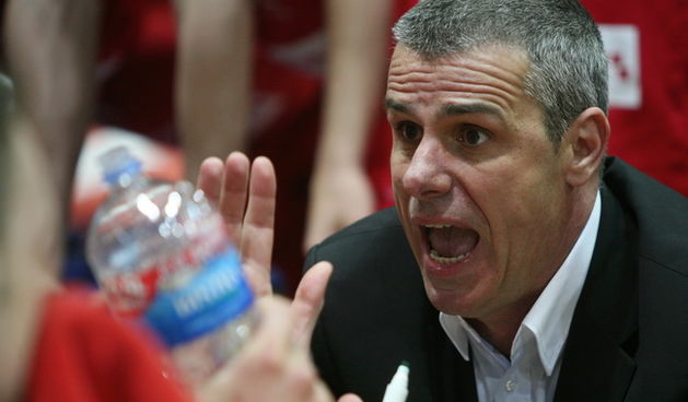 Zagreb, 200310. Kosarkaska utakmica izmedju Cibone i Cedevite. Na slici trener Cedevite Subotic Slobodan. Foto: Danijel Soldo / CROPIX