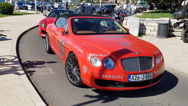 Pink Wing, jedinstvena gastro-turistička karavana luksuznih automobila gostovala je u Zadru na Pozdravu suncu. Foto: Mladen Malik