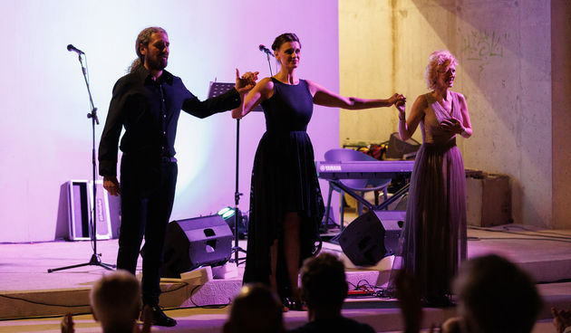 Dašak Italije: Koncert Nere Gojanović, Gordane Pavić i Vladimira Garića na rivi u Petrčanima