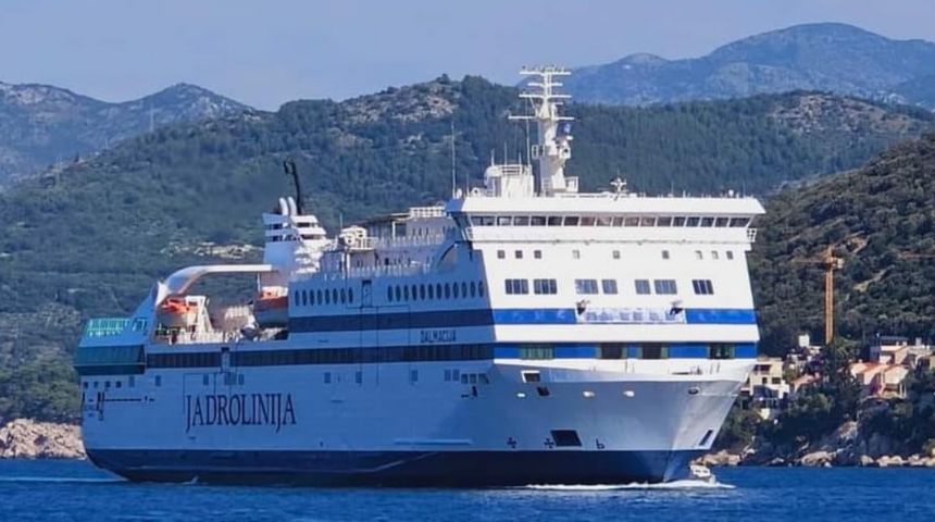 Plovidba Dalmacijom je i gastro doživljaj!