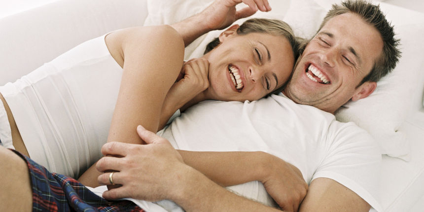 Muški odabir donjeg rublja – nose li slip gaće ili bokserice? Izgleda da to nije samo stilski izbor. Bokserice mogu povećati broj spermija jer pomažu da testisi održavaju nižu temperaturu od ostatka tijela, što je ključ za proizvodnju sperme