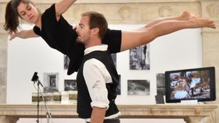 U lozi Narodnog muzeja otvorena je izlozba plakata, fotografija i kostima Zadarskog plesnog ansambla, najstarijeg ansambla suvremenog plesa u Dalmaciji. Izlozba je vezana uz proslavu Dana obrane grada Zadra i 25. godisnjice od osnutka Zadarskog plesnog an