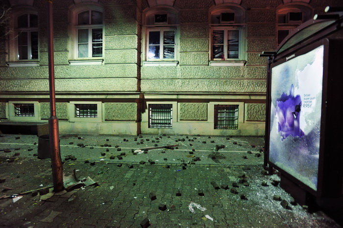 Maribor (Slovenija), 031212.
Prosvjed gradjana Maribora protiv trenutacnog gradonacelnika Franca Kanglera, osumnjicenog za umjesanost u korupciju. Prosvjed je zapoceo okupljanjem nekoliko tisuca ljudi na Trgu Slobode, a zatim se preselio ispred zgrade opc Maribor (Slovenija), 031212.
Prosvjed gradjana Maribora protiv trenutacnog gradonacelnika Franca Kanglera, osumnjicenog za umjesanost u korupciju. Prosvjed je zapoceo okupljanjem nekoliko tisuca ljudi na Trgu Slobode, a zatim se preselio ispred zgrade opc