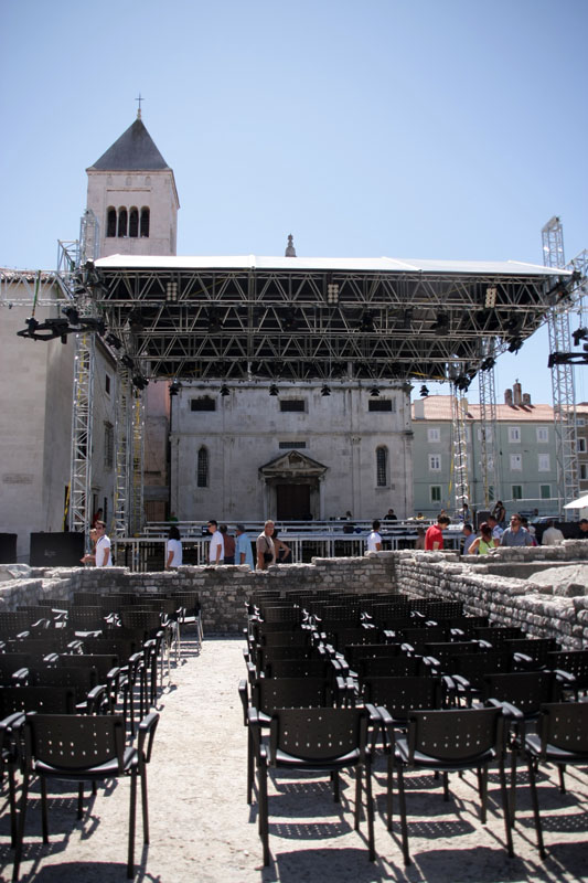 Pozornica i tribine za koncert Josea Carrerasa