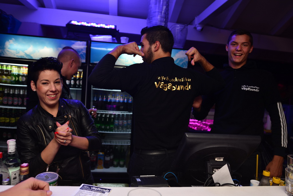 Nostromo & Vagabundo Vir: DJ Djuka i Led robot Nostromo & Vagabundo Vir: DJ Djuka i Led robot