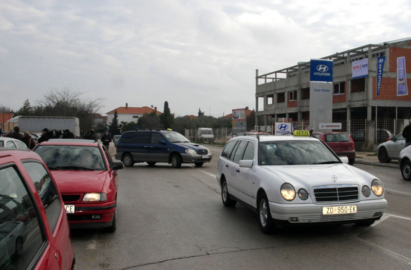 Tužna kolona zadarskih taksista