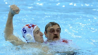London, 120812.
Vaterpolo Arena.
Hrvatska muska vaterpolo reprezentacija igra finalnu utakmicu protiv Italije tijekom Olimpijskih Igara u Londonu.
Na fotografiji: Hrvatska je osvojila zlatnu medalju, izbornik Ratko Rudic i Marko Jokovic u bazenu.
Foto: Dr London, 120812.
Vaterpolo Arena.
Hrvatska muska vaterpolo reprezentacija igra finalnu utakmicu protiv Italije tijekom Olimpijskih Igara u Londonu.
Na fotografiji: Hrvatska je osvojila zlatnu medalju, izbornik Ratko Rudic i Marko Jokovic u bazenu.
Foto: Dr