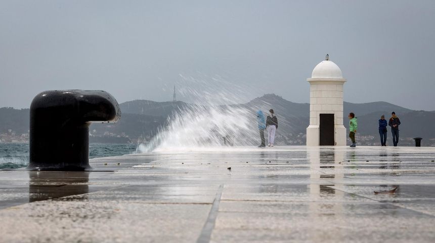 Jako jugo u Zadru Jako jugo u Zadru