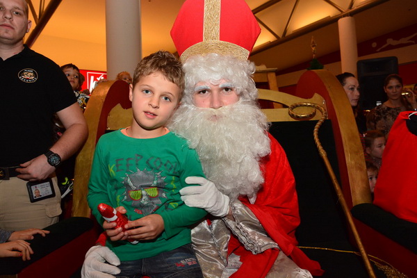 Supernova Zadar: Sveti Nikola i kamion Djeda mraza, Foto: Iva Perinčić Supernova Zadar: Sveti Nikola i kamion Djeda mraza, Foto: Iva Perinčić