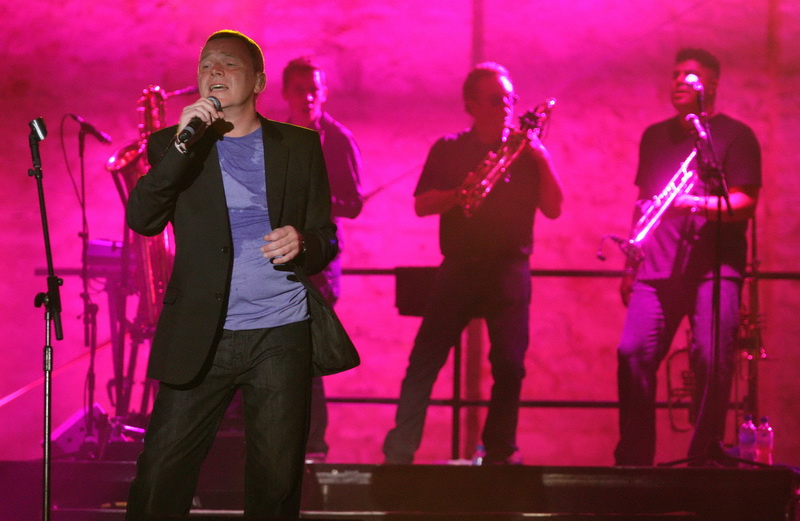 Zadar, 310711.
Britanska reggae grupa UB40 odrzala je koncet pred mnogobrojnom publikom na zadarskom Forumu.
Foto: Vladimir Ivanov / CROPIX Zadar, 310711.
Britanska reggae grupa UB40 odrzala je koncet pred mnogobrojnom publikom na zadarskom Forumu.
Foto: Vladimir Ivanov / CROPIX