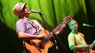 12.09.2013., Zagreb – Koncert glazbenika Manu Chao u sklopu turneje La Ventura odrzan je na zagrebackom Velesajmu. Photo: Jurica Galoic/PIXSELL Autor Jurica Galoic/PIXSELL 12.09.2013., Zagreb – Koncert glazbenika Manu Chao u sklopu turneje La Ventura odrzan je na zagrebackom Velesajmu. Photo: Jurica Galoic/PIXSELL Autor Jurica Galoic/PIXSELL