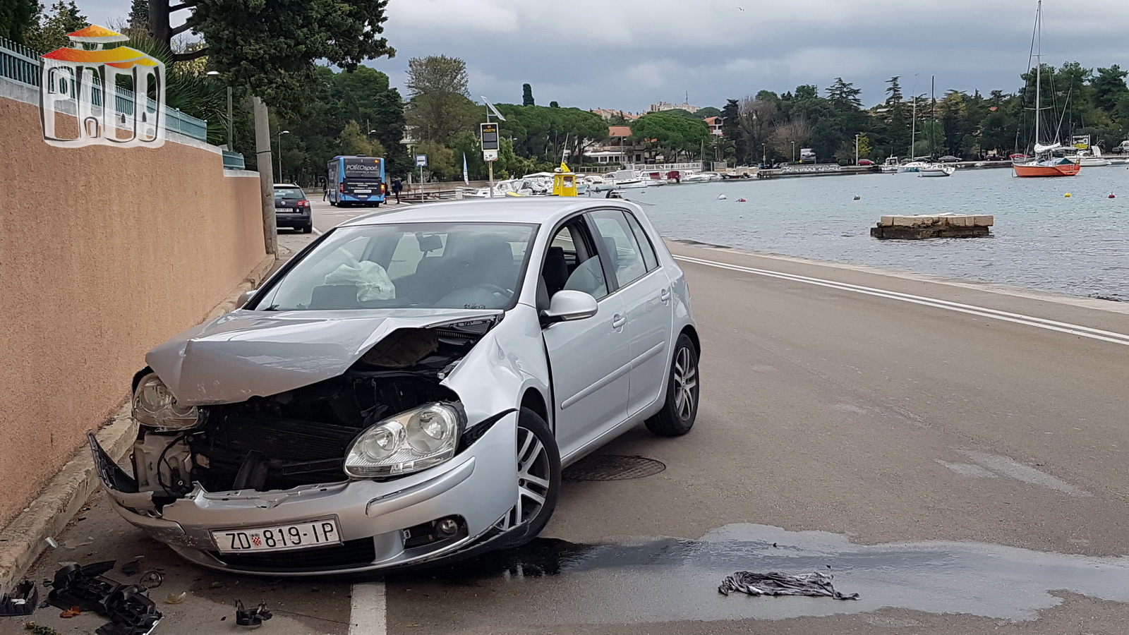 Golfom se izvrtio i zabio u zid na Obali kneza Trpimira