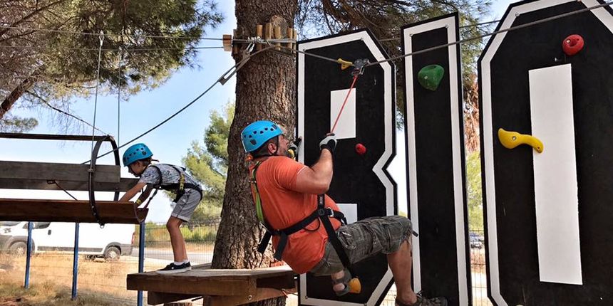 Goran Navojec jedan od največih penjača u Adventure Parku Biograd Goran Navojec jedan od največih penjača u Adventure Parku Biograd