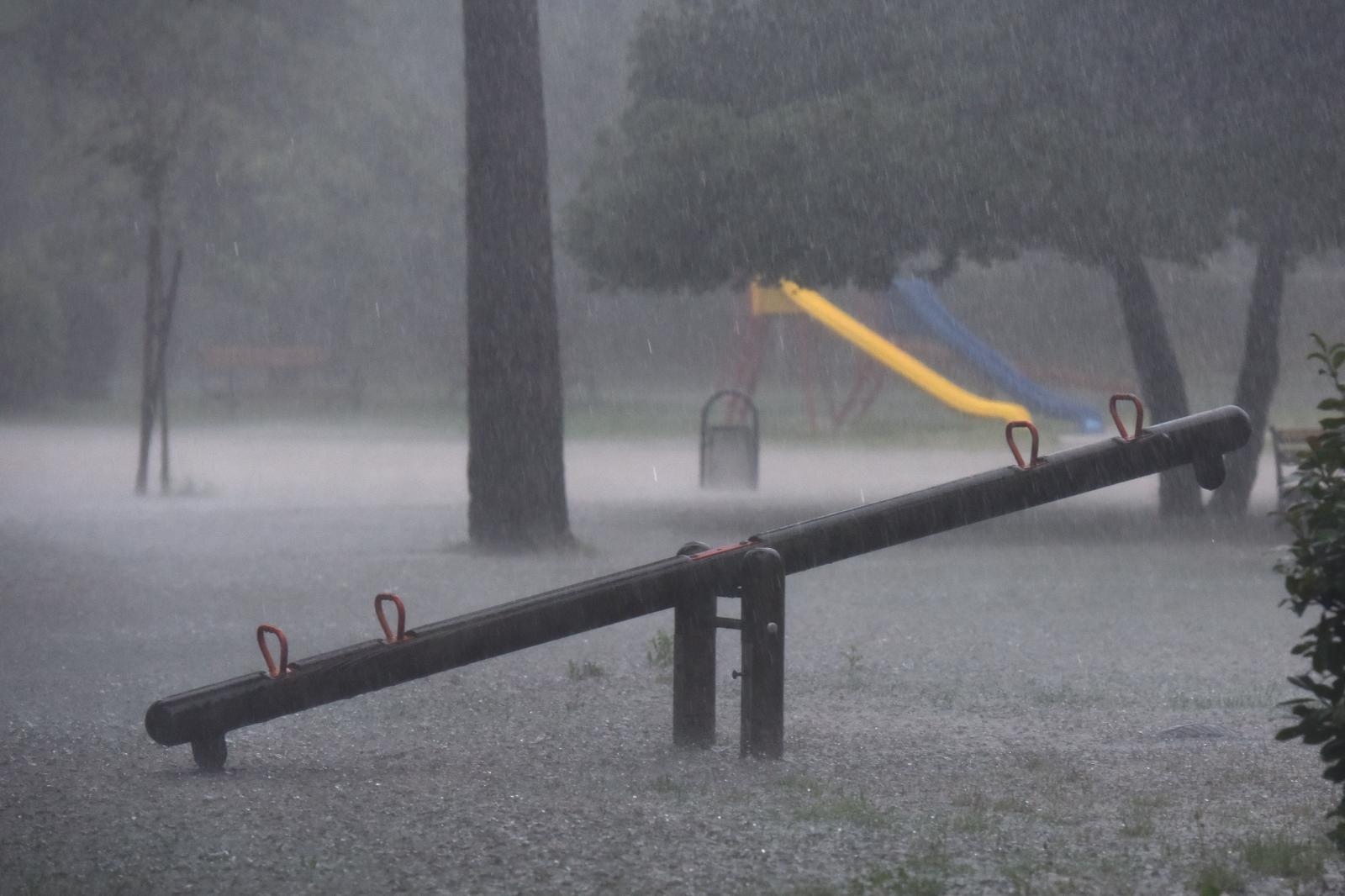 Kišna kataklizma u Zadru: poplavljen cijeli grad