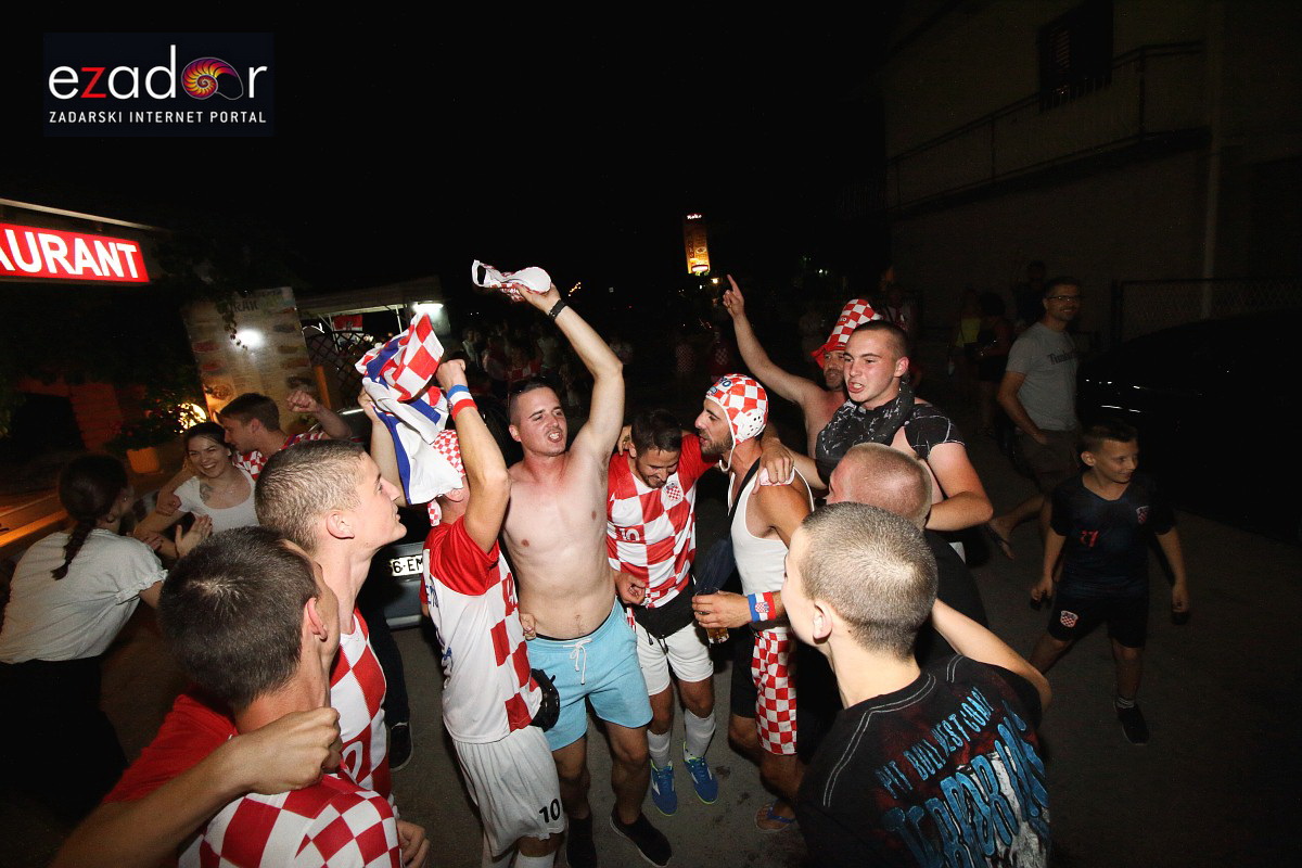 Bibinje: Navijanje za Vatrene i fešta nakon pobjede nad Rusijom