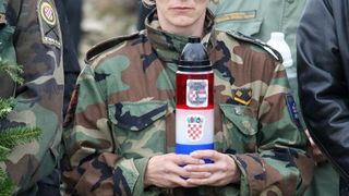 Polaganjem vijenaca na središnjem križu, u Novigradu je obilježena obljetnica pogibije članova HRM-a i Druge gardijske brigade za vrijeme akcije Maslenica. Photo: Dino Stanin/PIXSELL Polaganjem vijenaca na središnjem križu, u Novigradu je obilježena obljetnica pogibije članova HRM-a i Druge gardijske brigade za vrijeme akcije Maslenica. Photo: Dino Stanin/PIXSELL