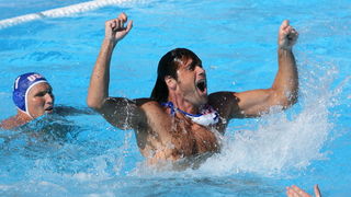 Rim, 010809. 
13 Svjetsko prvenstvo Rim 2009.?Vaterpolo utakmica za trece mjesto :  Hrvatska – Amerika
Na fotografiji hrvatski reprezentativci slave osvajanje broncane medalje – Igor Hinic.
Foto: Vladimir Dugandzic / CROPIX