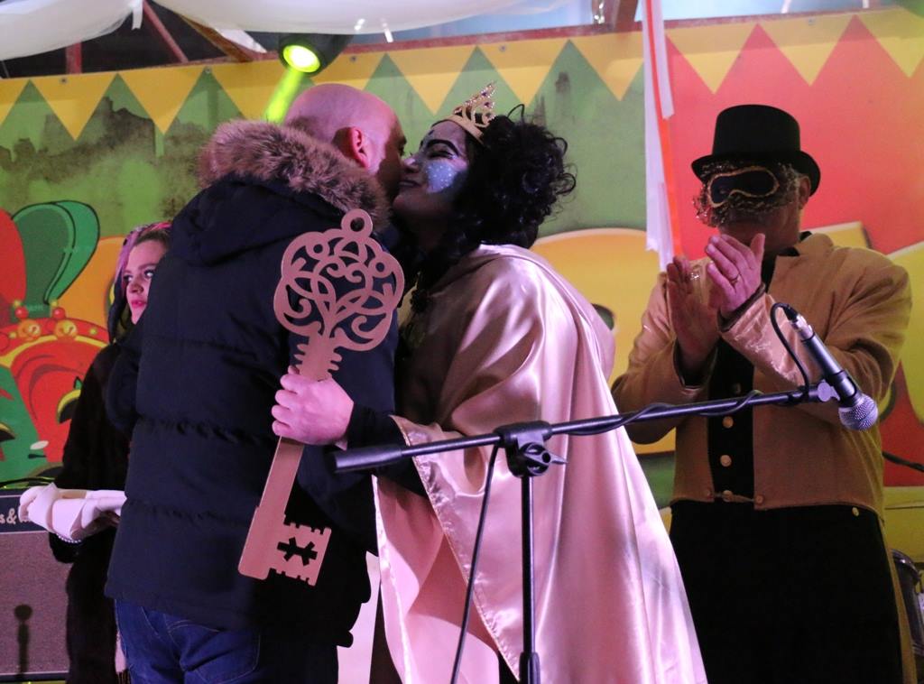 Maškarana Republika preuzela vlast u Viru