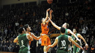 Sibenik ,170213.
Dvorana Baldekin 
Derbi utakmica izmedju GKK Sibenik i Sonik Puntamika Zadar za prvaka A2 Hrvatske kosarkaske lige Jug.
Foto: Niksa Stipanicev / CROPIX