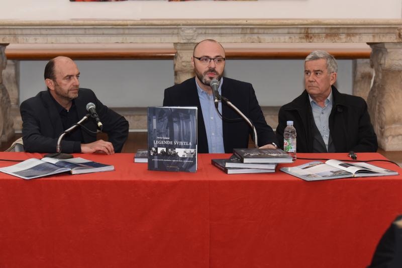U Gradskoj loži predstavljena monografija “Legende svjetla” Jurice Gašpara U Gradskoj loži predstavljena monografija “Legende svjetla” Jurice Gašpara