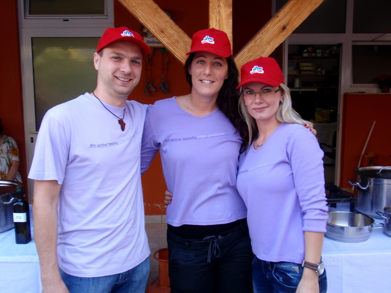 Kulinarsko natjecanje pod nazivom Kuvamo sipu za ekipu u Domu Sv. Frane Kulinarsko natjecanje pod nazivom Kuvamo sipu za ekipu u Domu Sv. Frane