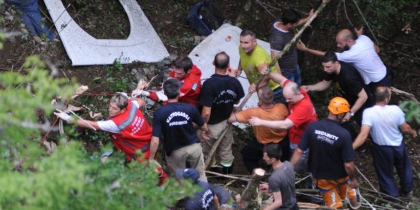 Strašna nesreća u Crnoj Gori: U autobusu poginulo 18 ljudi, foto: youtube Strašna nesreća u Crnoj Gori: U autobusu poginulo 18 ljudi, foto: youtube