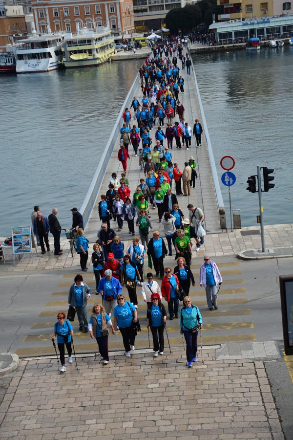 “Relaksice” u akciji “1000 koraka kroz 1000 ulica”, foto: Iva Perinčić “Relaksice” u akciji “1000 koraka kroz 1000 ulica”, foto: Iva Perinčić