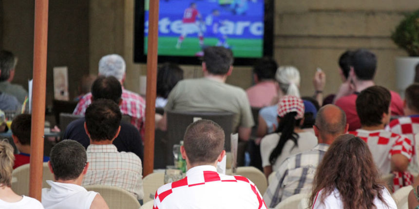 Kako su Zadrani popratili prvu utakmicu hrvatske reprezentacije na Euru 2008. Kako su Zadrani popratili prvu utakmicu hrvatske reprezentacije na Euru 2008.