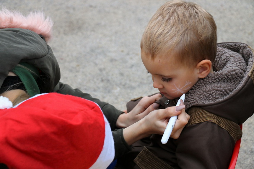 Sveti Nikola darivao mališane na Viru, Krampus bez posla Sveti Nikola darivao mališane na Viru, Krampus bez posla