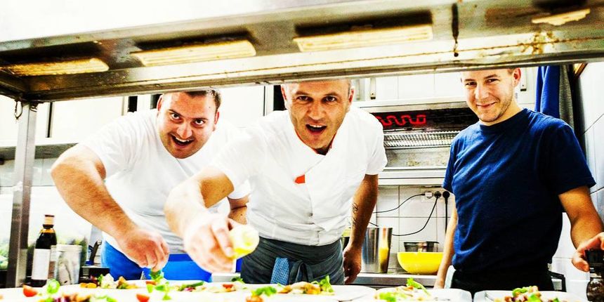 Restoran Bruschetta: oni koji stvaraju okuse – chef Dalibor Pavlović i pomoćnici