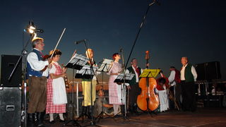 Vecer folklora: KUD Nevijana i ansambl Horenak u Nevidjenima Vecer folklora: KUD Nevijana i ansambl Horenak u Nevidjenima