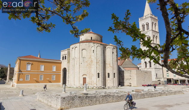Sv. Donat, Forum, proljeće, mladi zeleni listovi