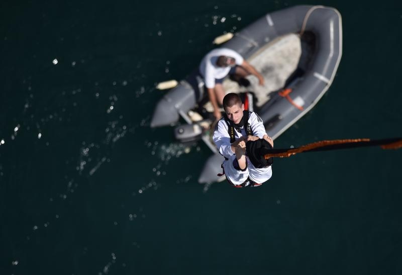 Otvorena sezona bungee jumpinga sa starog Masleničkog mosta. Photo: Hrvoje Jelavić/PIXSELL Otvorena sezona bungee jumpinga sa starog Masleničkog mosta. Photo: Hrvoje Jelavić/PIXSELL
