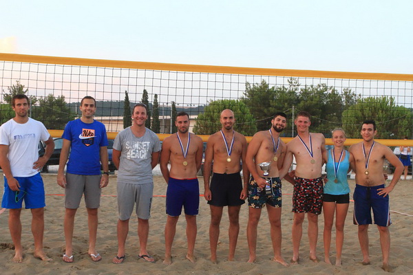 Na plaži Punta u Bibinjama održan 6. Memorijalni turnir u odbojci na pijesku za Tomislav Sikirića – Siku. Foto: Leo Banić Na plaži Punta u Bibinjama održan 6. Memorijalni turnir u odbojci na pijesku za Tomislav Sikirića – Siku. Foto: Leo Banić