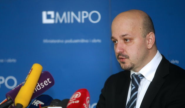 Zagreb, 280113.
Vukovarska ulica, Ministarstvo poduzetnistva i obrta.
Program poticanja poduzetnistva i obrta za 2013. godinu Poduzetnicki impuls, ‘tezak’ 730,3 milijuna kuna, predstavio je na konferenciji za novinare ministar poduzetnistva i obrta Gordan