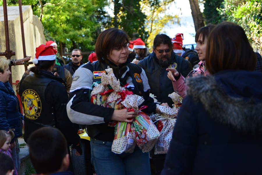Zadarske Beštije posjetile mališane DV Latica, Foto: Iva Perinčić Zadarske Beštije posjetile mališane DV Latica, Foto: Iva Perinčić