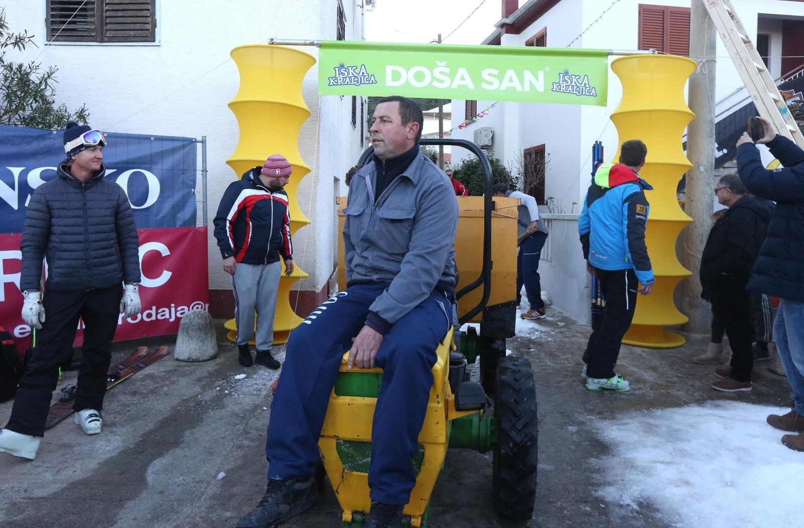 Skijaški spektakl u Velom Ižu: Pripreme za utrku “Iška kraljica”