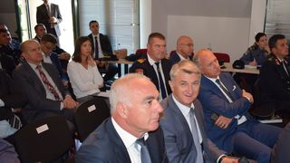 U Divuljama održana tematska sjednica premijera i župana o požarnoj sezoni U Divuljama održana tematska sjednica premijera i župana o požarnoj sezoni