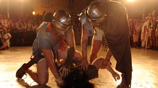 Split, 200812.
Tradicionalni “Dani Dioklecijana” koji se u Splitu uprilicuju zadnjih godina dozivljavaju svoju ekspanziju svake godine pa se tako i na vecerasnjoj manifestaciji zatvaranja natiskao prepun Peristil gdje se car Dioklecijan oprostio od svojih Split, 200812.
Tradicionalni “Dani Dioklecijana” koji se u Splitu uprilicuju zadnjih godina dozivljavaju svoju ekspanziju svake godine pa se tako i na vecerasnjoj manifestaciji zatvaranja natiskao prepun Peristil gdje se car Dioklecijan oprostio od svojih