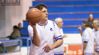 Fešta u povodu 80. rođendana Pina Giergie: Vetarani KK Zadar – Veterani KK Olimpija Fešta u povodu 80. rođendana Pina Giergie: Vetarani KK Zadar – Veterani KK Olimpija