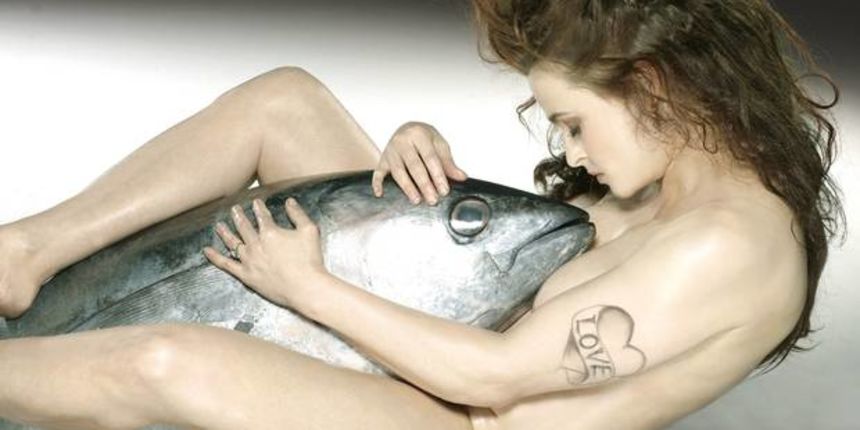 Gola Helena Bonham Carter pozirala s tunom Gola Helena Bonham Carter pozirala s tunom