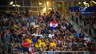 U doista sjajnoj atmosferi koju je stvorilo oko 5000 navijača iz cijele Hrvatske, naši su rukometni reprezentativci remizirali sa Švedskom i to s rezultatom 25-25. Bila je to ‘kaubojima’ pretposljednja pripremna utakmica uoči Olimpijskih igara